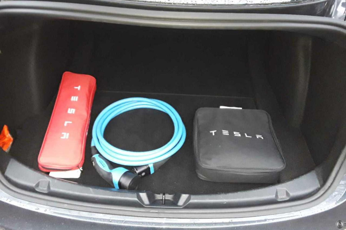 Tesla Model 3 Dual Motor Long Range AWD