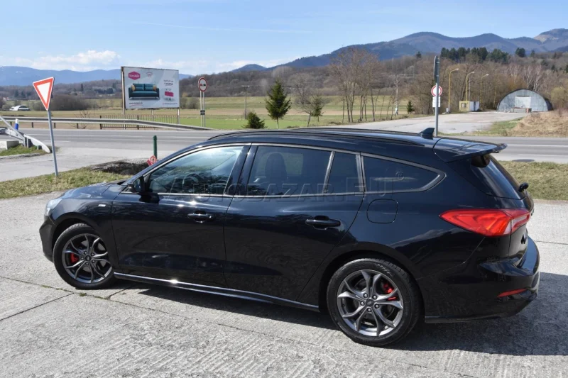 Ford Focus Kombi 1.5 TDCi EcoBlue ST-Line A/T