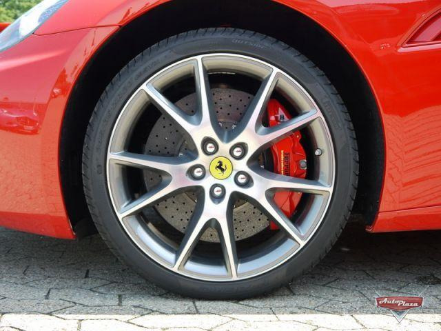 Ferrari California F1 FERRARI NAVI XENON