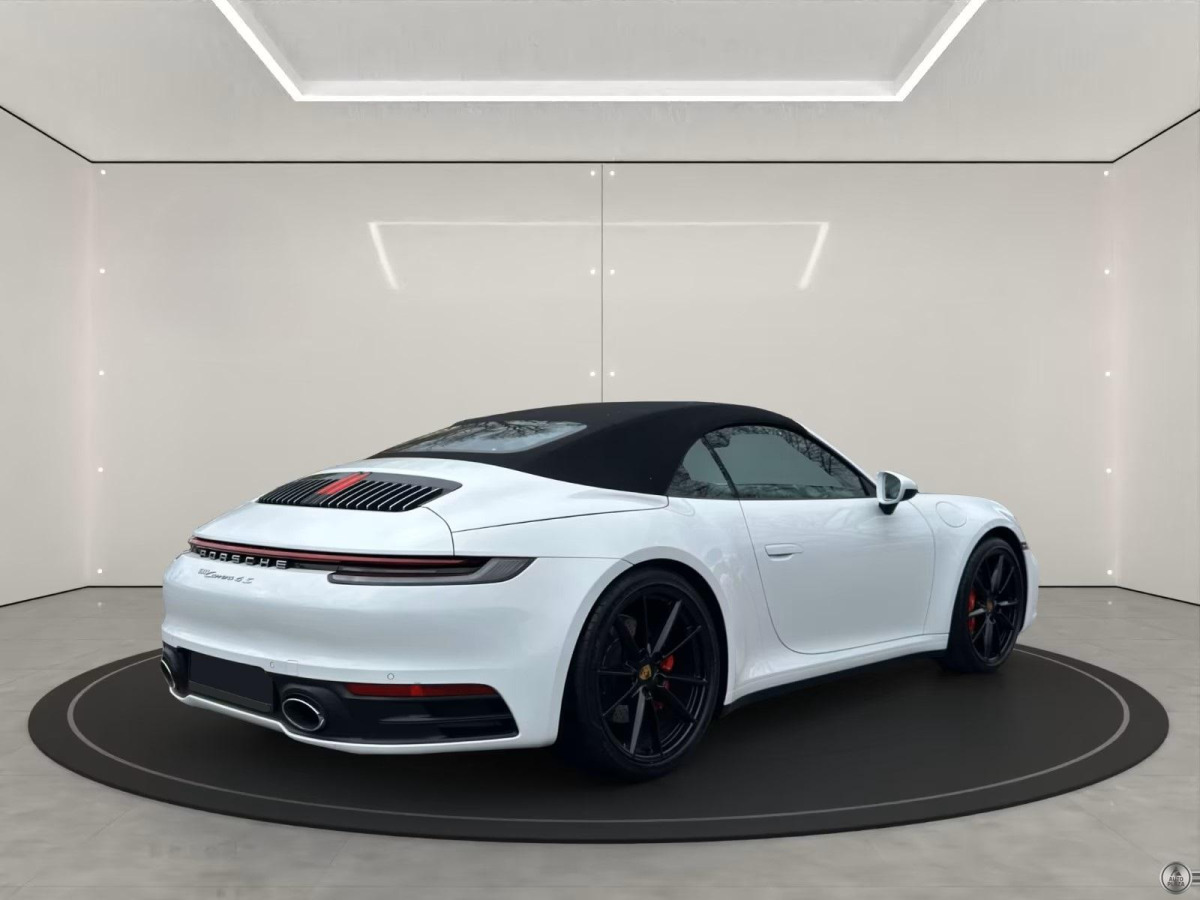 Porsche 911 992 Carrera 4S Cabriolet