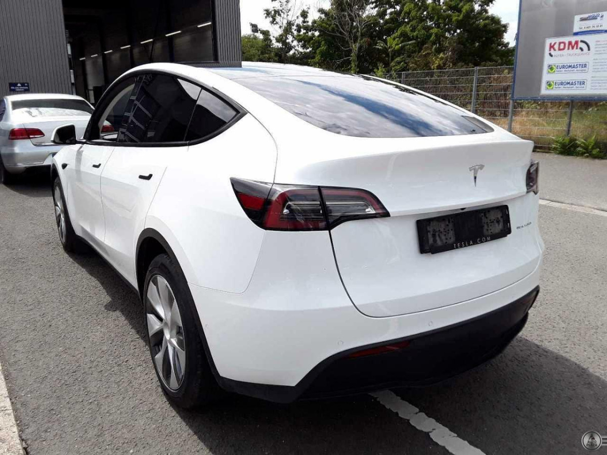 Tesla Model Y Long Range