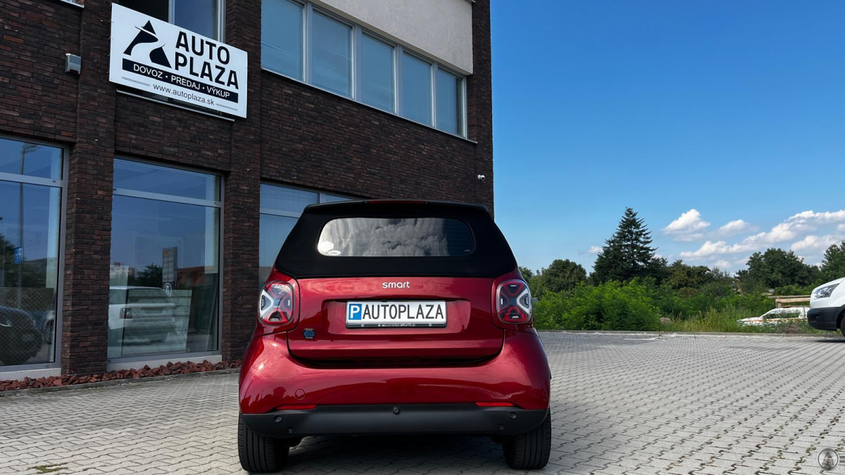 Smart Fortwo Cabrio EQ AT 60 kW *Kamera*JBLSoundSystem*AppleCarPlay*