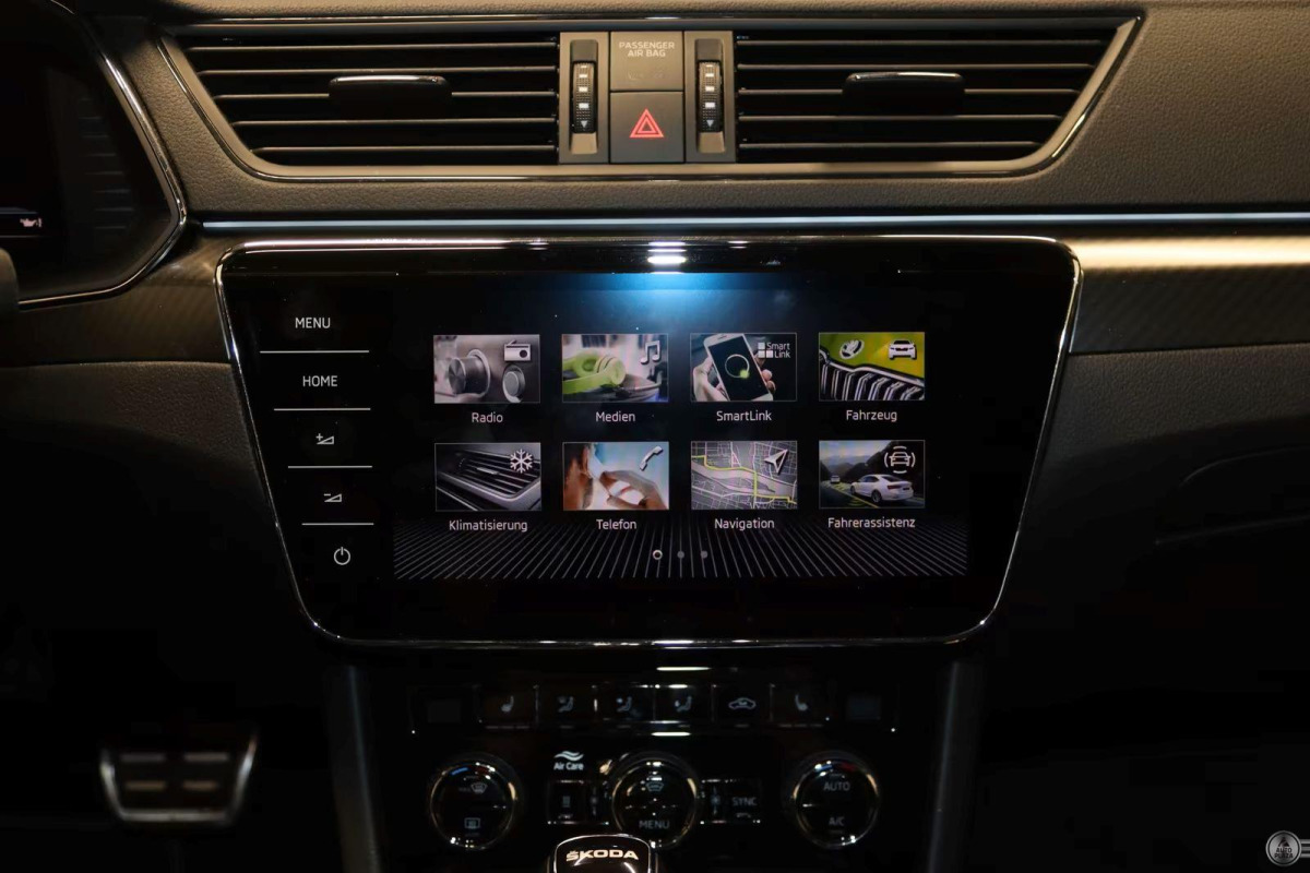 Škoda Superb SportLine 4x4 *Virtual*Matrix*Panorama*