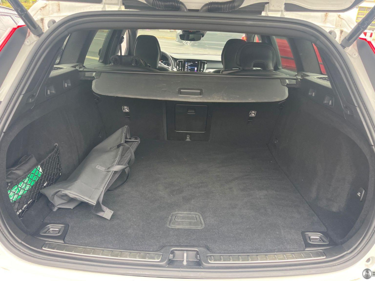 Volvo V60 T6 R-Design Recharge Plug-In Hybrid Twin Engine AWD