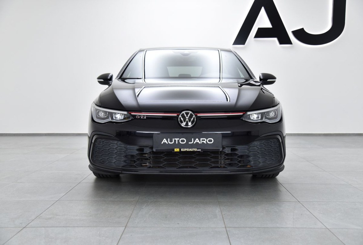 Volkswagen Golf 2.0 TSI GTI DSG, IQ Light, ACC, Vyhr.volant, Ambient, Kamera