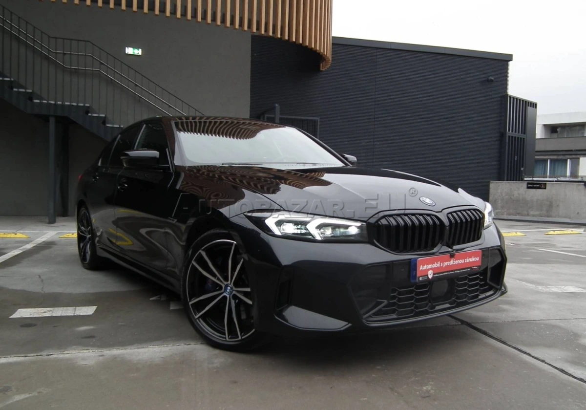 BMW Rad 3 330e Xdrive M-packet A8 Plná výbava
