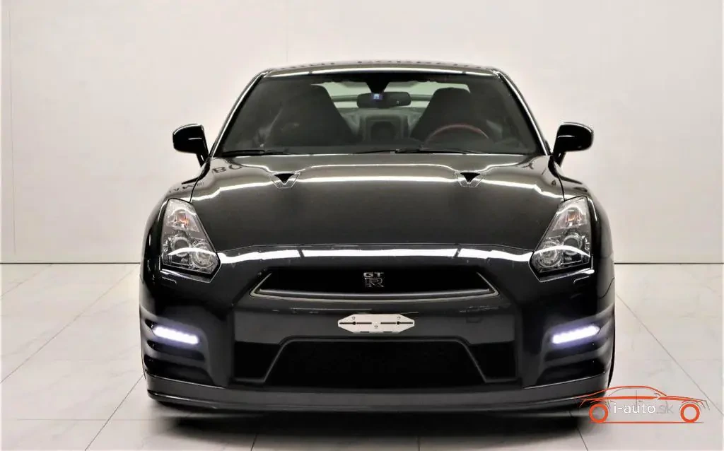 Nissan GT-R Black Edition