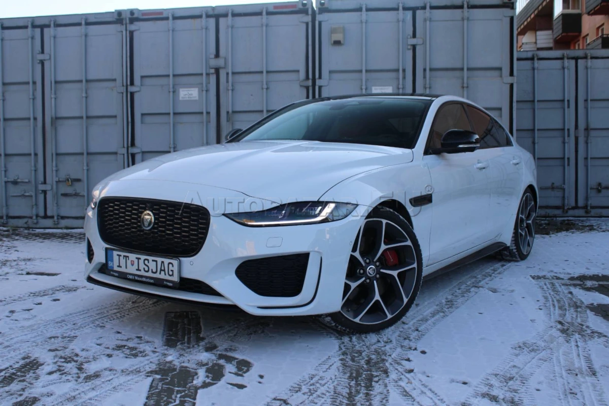 Jaguar XE 2.0 I4 P300 Sport AWD A/T