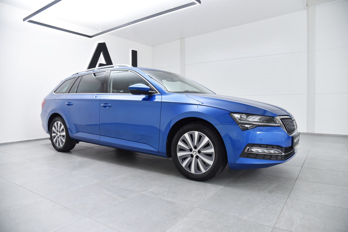 Škoda Superb Combi 2.0 TSI Style DSG, LED, Ambient, ACC, Lane Assist