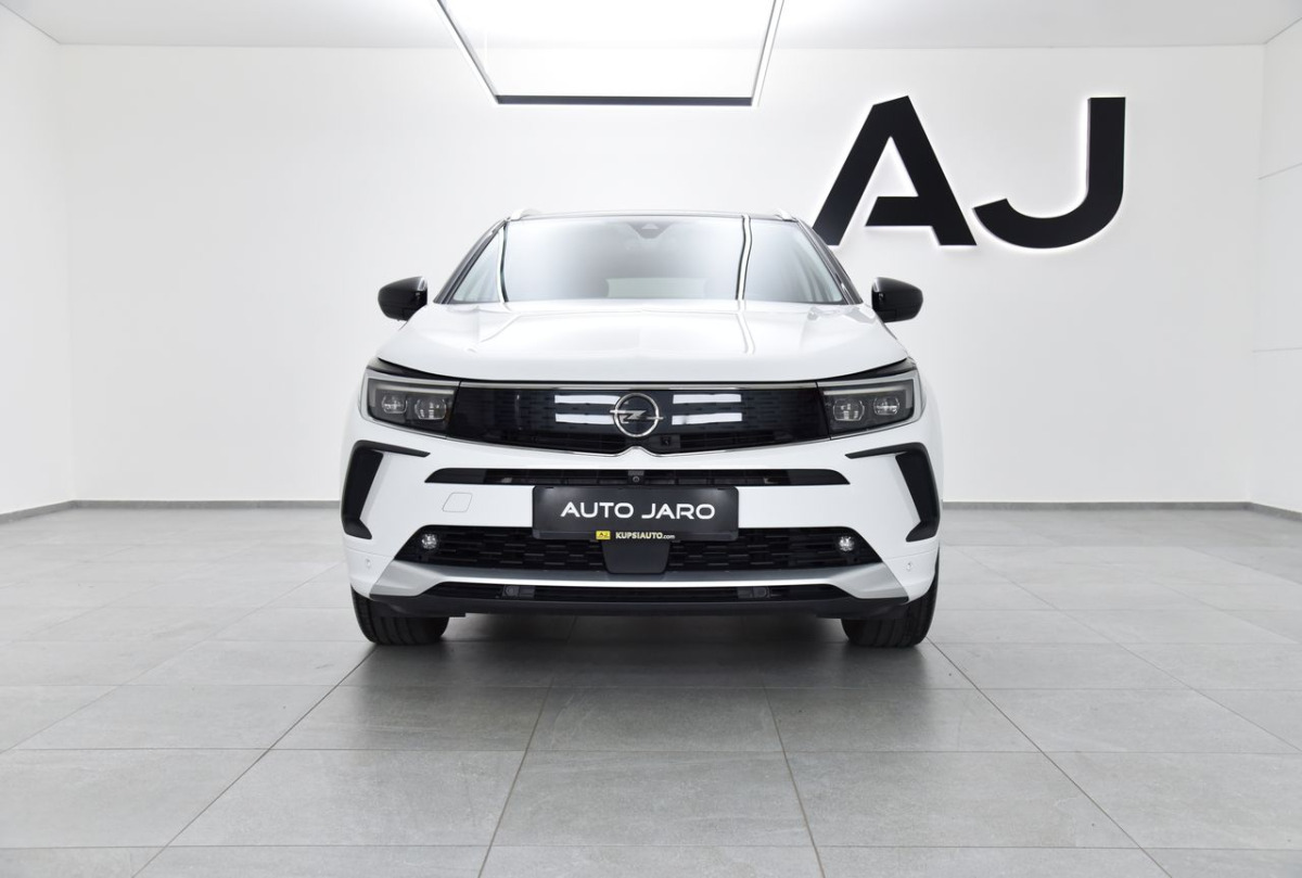 Opel Grandland 1.2 Ultimate A/T, IntelliLUX LED, Vyhr.čelné sklo, Lane assist