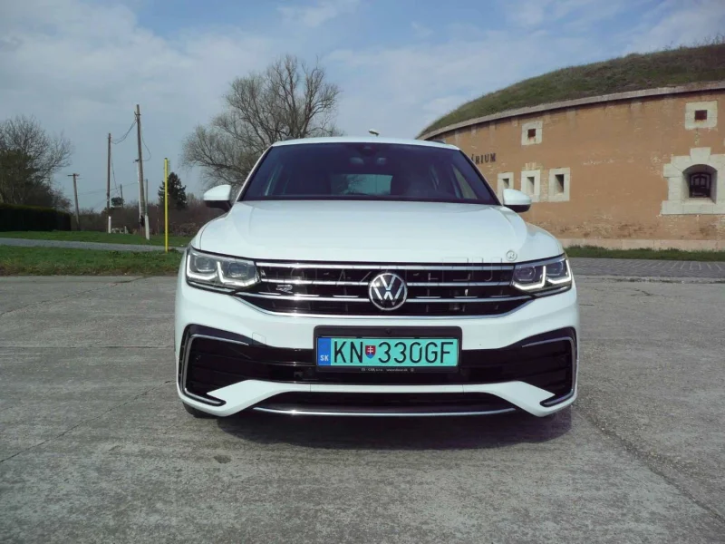 Volkswagen Tiguan R-Line 1.4 TSI 110kW + plug-in hybrid (180kW/245k)