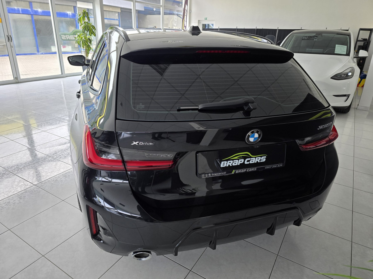 BMW 330i Touring xDrive Záruka 12/2027