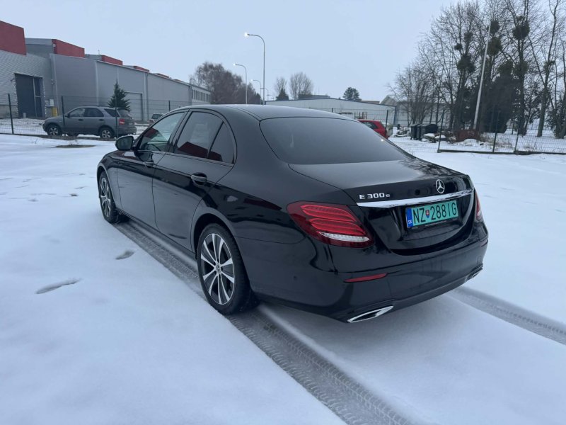 Mercedes-Benz E 300 e