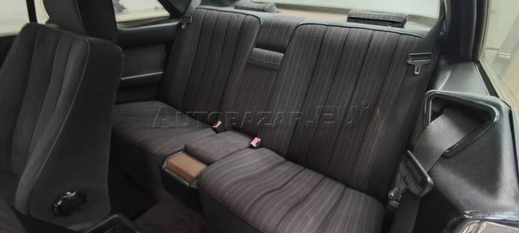 Mercedes-Benz E trieda Kupé CE230