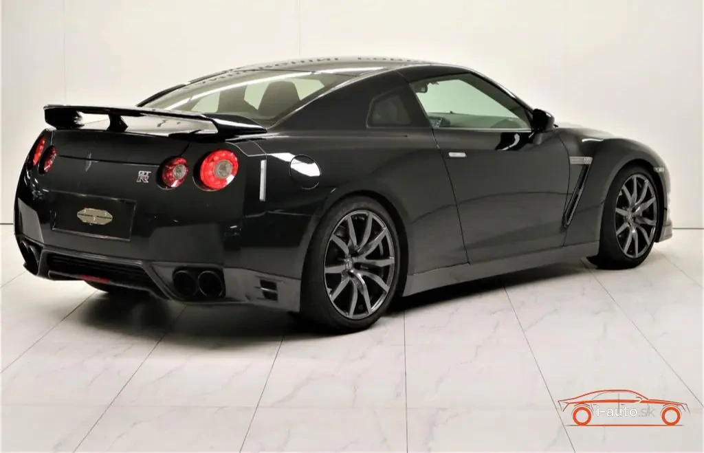 Nissan GT-R Black Edition