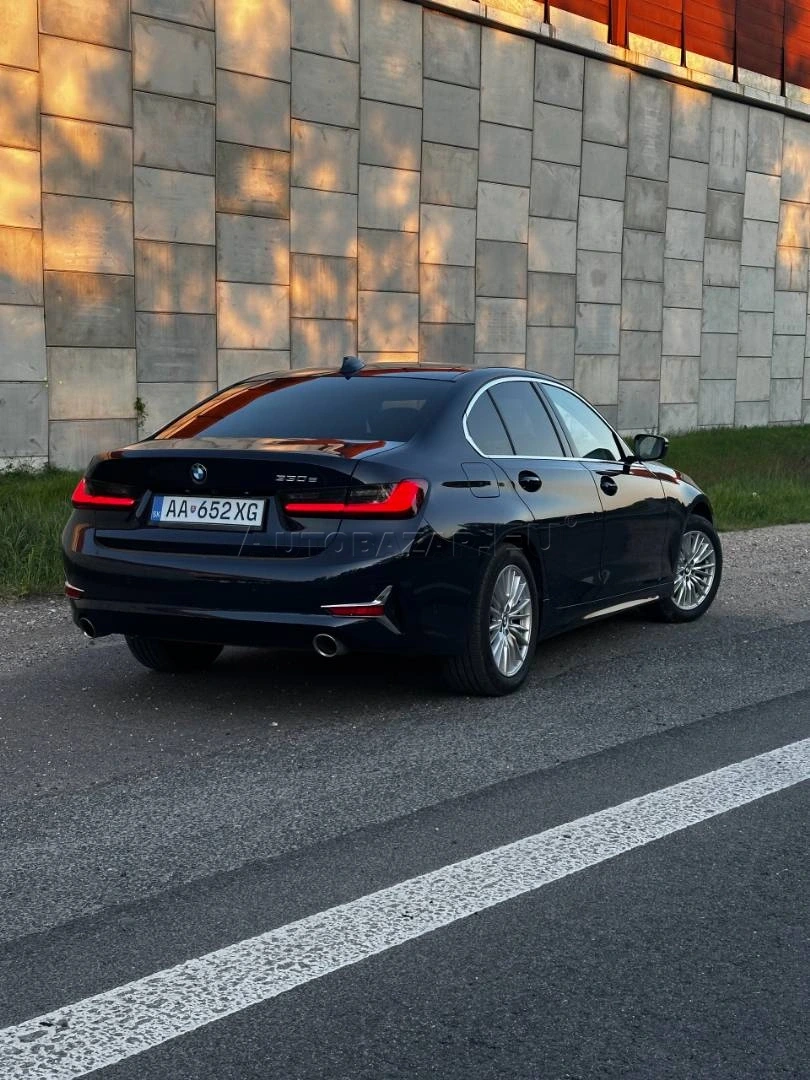 BMW Rad 3 330e Luxury Line Individual