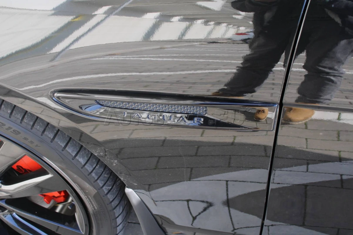 Jaguar XE 2.0D I4 R-Dyn SE AWD AT