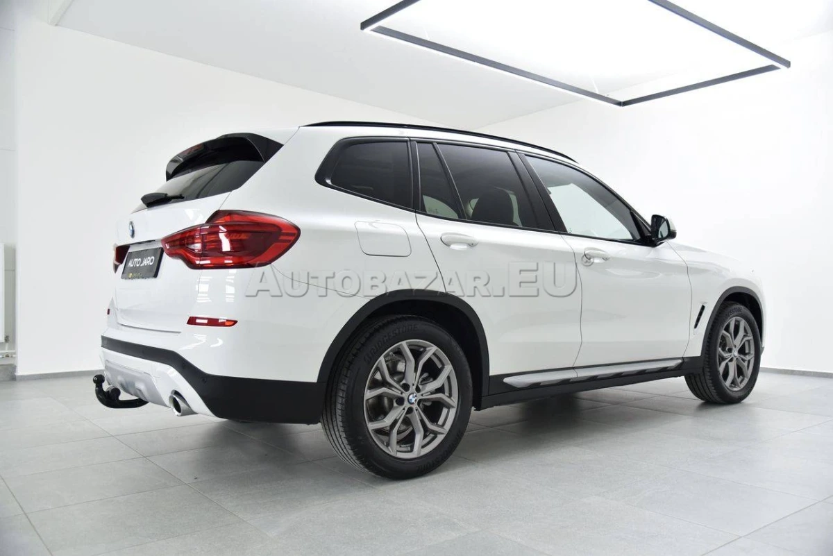 BMW X3 xDrive 20d Advantage A/T, Full LED, Panorama, ACC, Vyhr.volant, Ambient