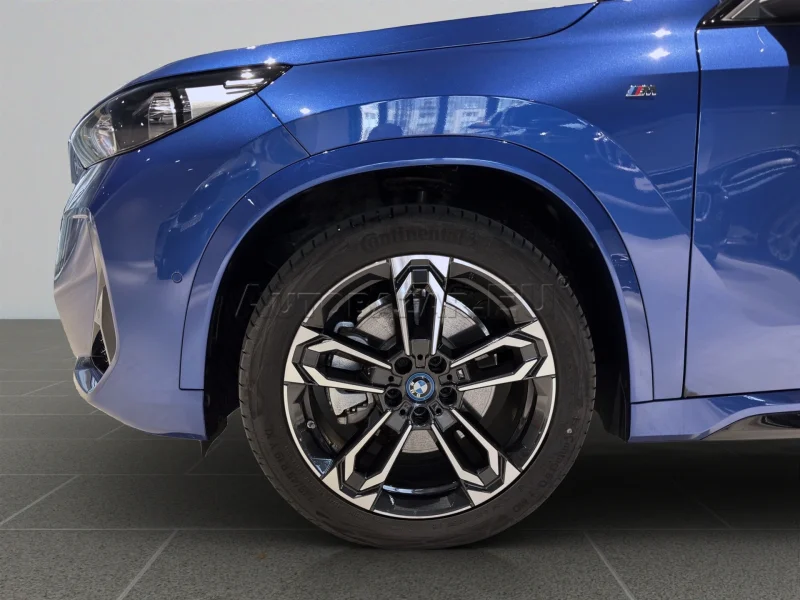 BMW iX1 xDrive30