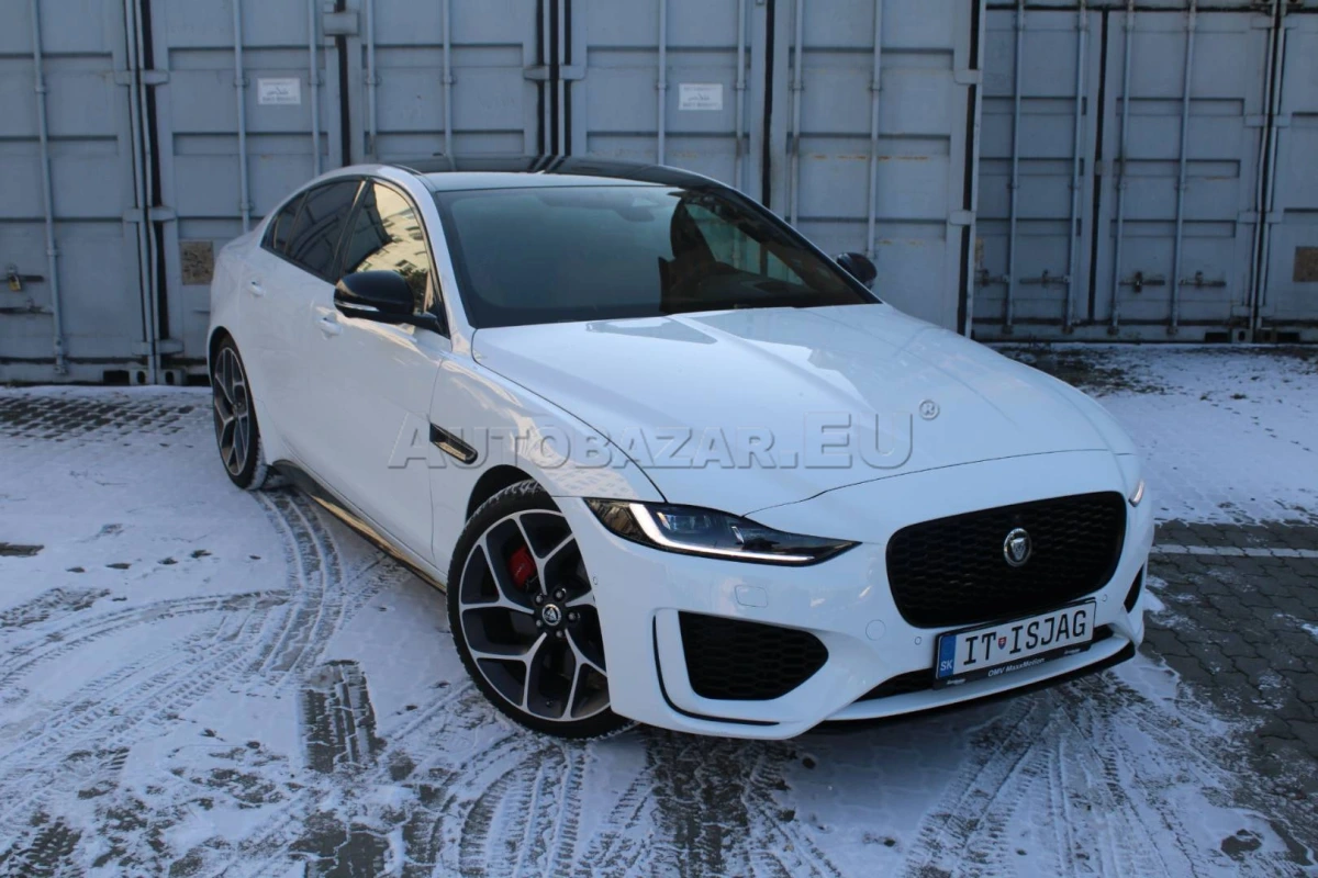 Jaguar XE 2.0 I4 P300 Sport AWD A/T