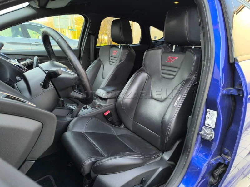 Ford Focus 2.0 EcoBoost SCTi ST X