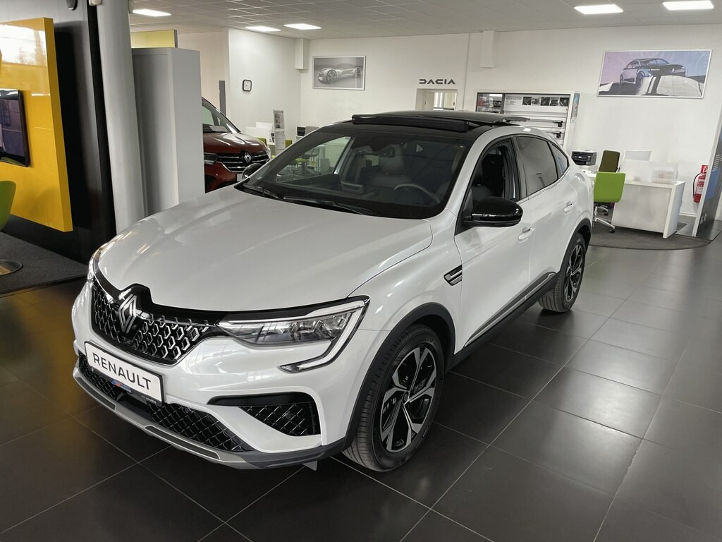 Renault Arkana E-Tech full hybrid 145 Strešné okno