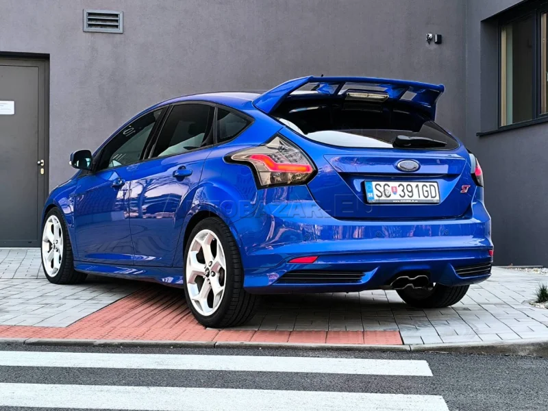 Ford Focus 2.0 EcoBoost SCTi ST X