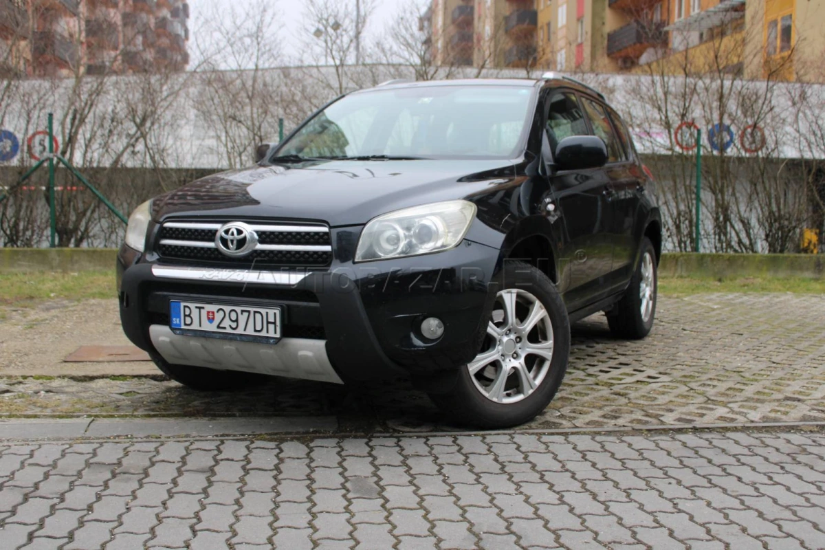 Toyota RAV4 2.2 D-4D 135 Base