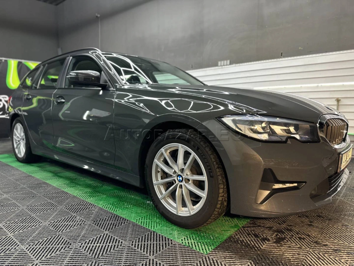 BMW 318d Rad 3 Touring mHEV A/T