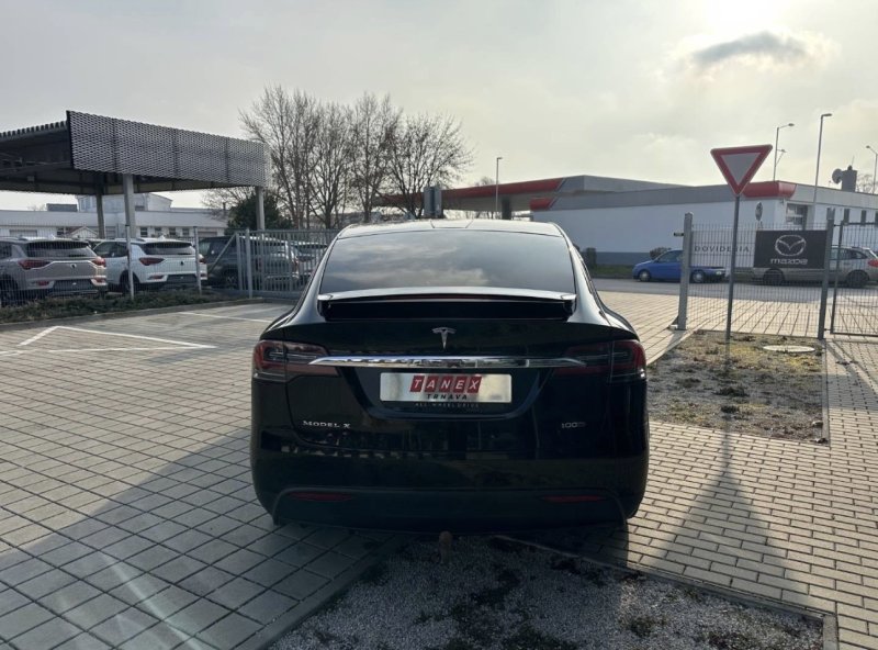 Tesla Model X 100D Dual Motor