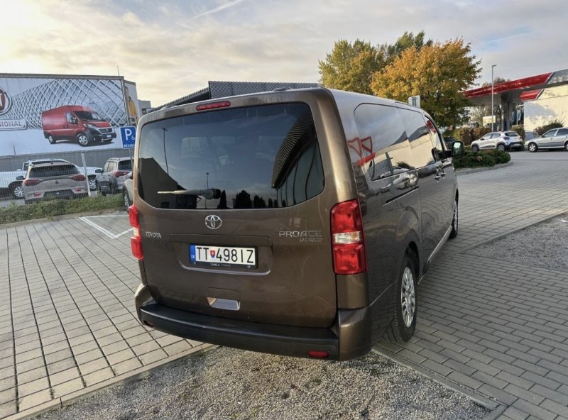 Toyota Proace Verso Family 2.0 D-4D 180 L1 A8