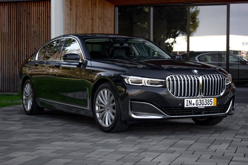 BMW 730D mHEV xdrive / AUTOPILOT 