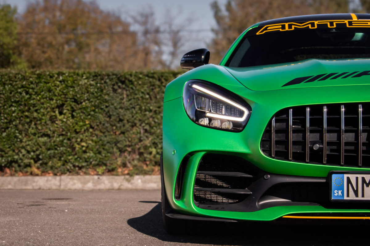 Mercedes-Benz AMG GT R