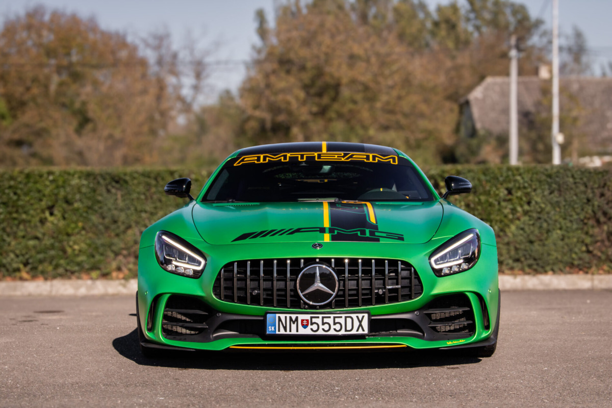 Mercedes-Benz AMG GT R