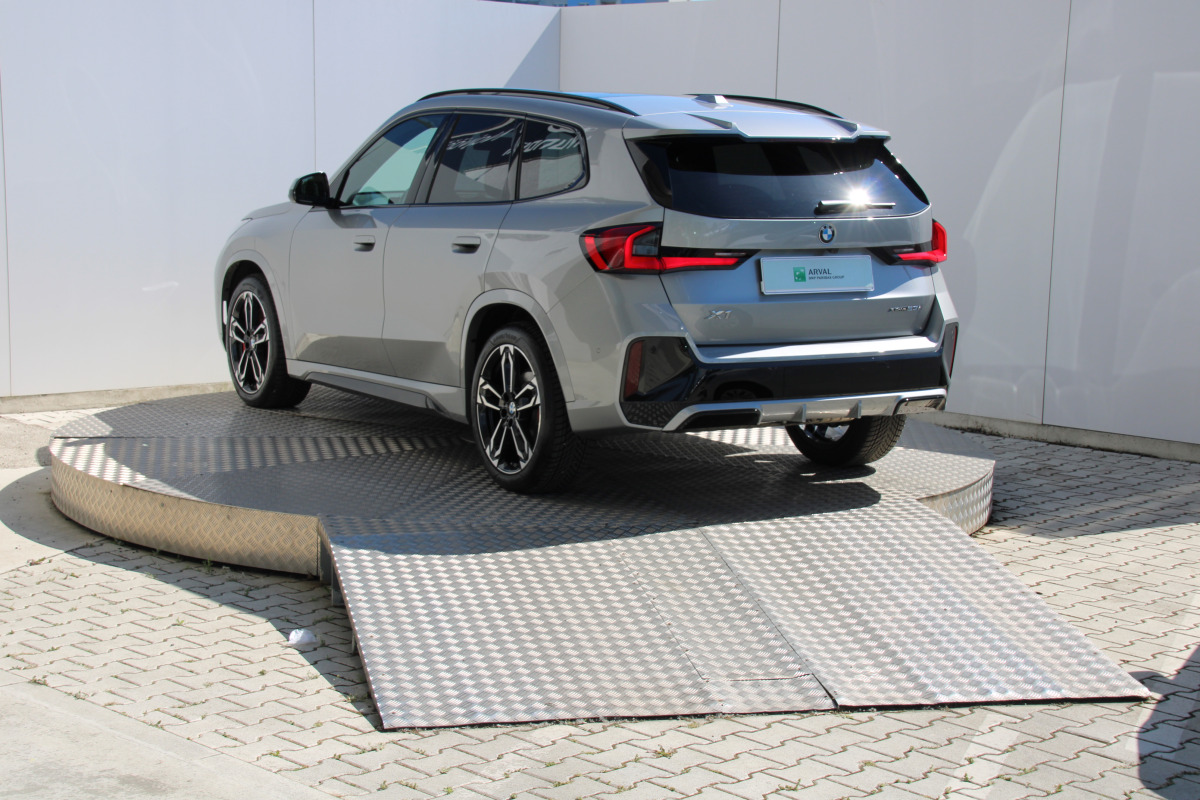 BMW X1 XDRIVE 23i AT/7