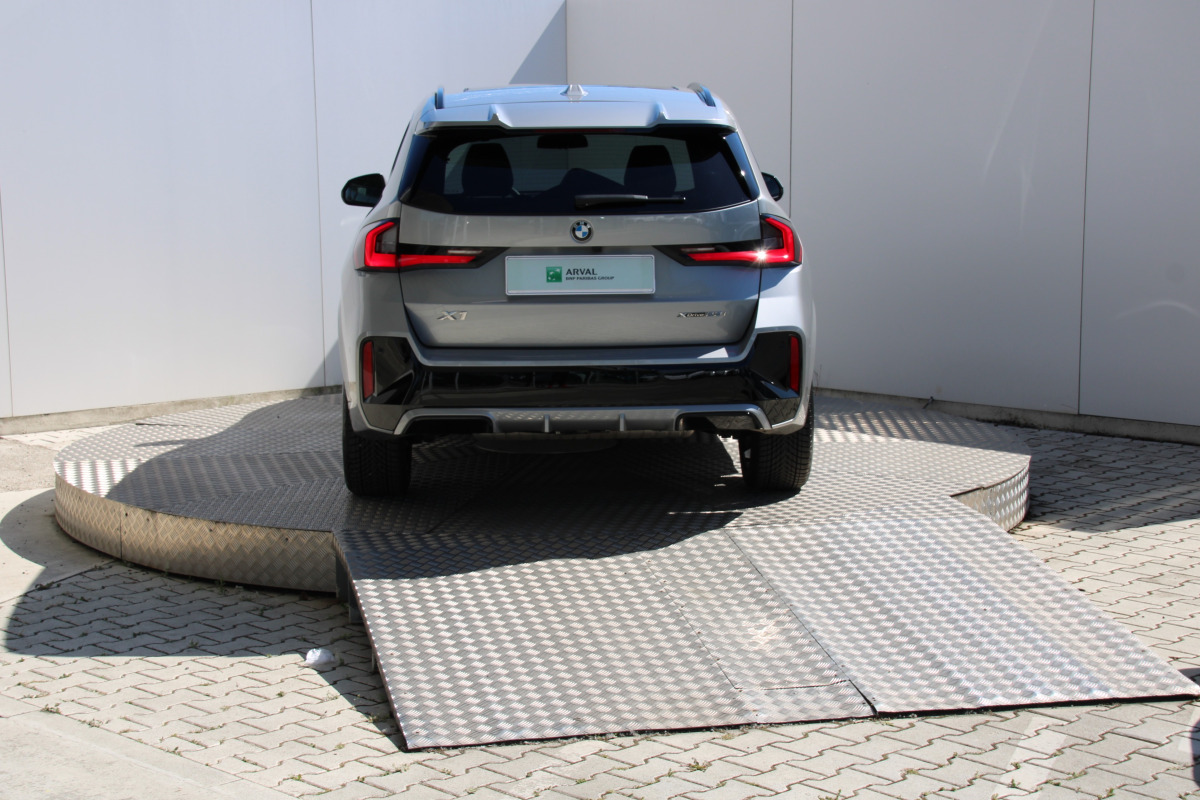 BMW X1 XDRIVE 23i AT/7