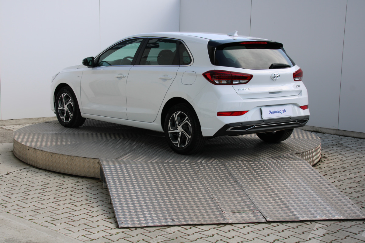 Hyundai i30 1.5 T-GDi 117.5kW
