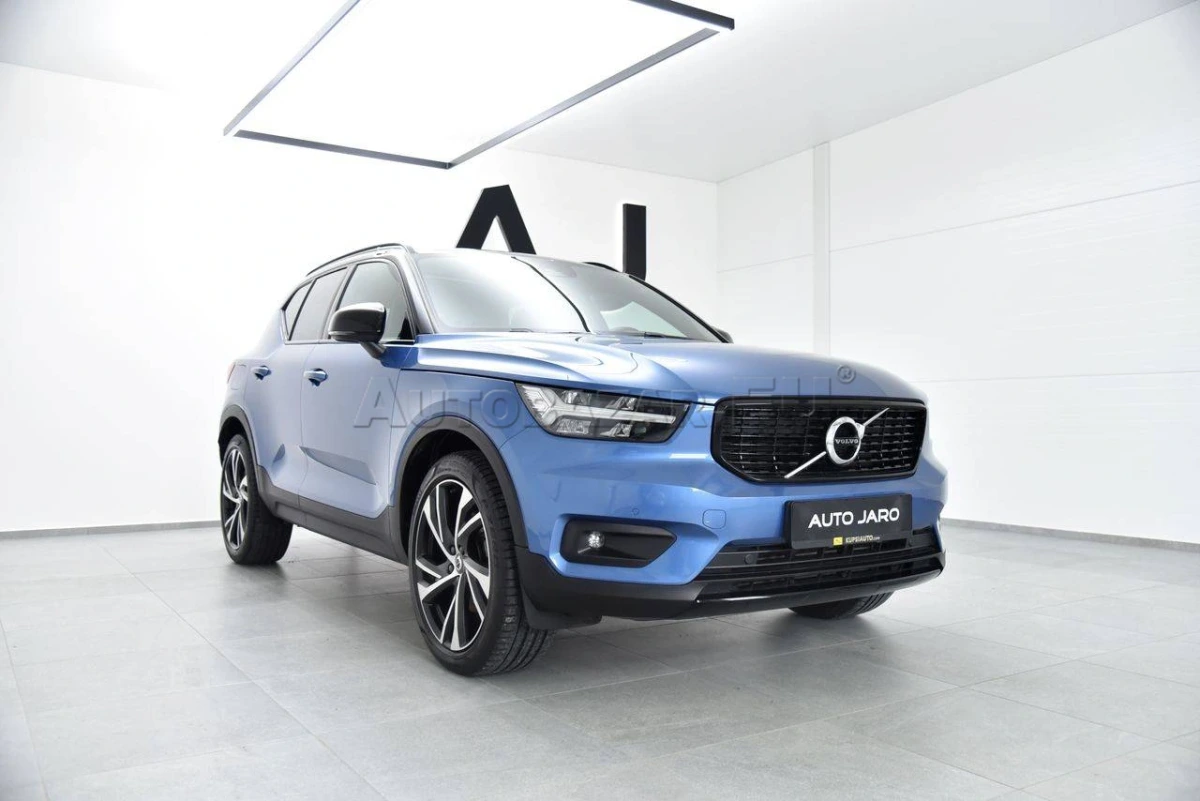 Volvo XC40 2.0 D3 R-Design AWD A/T, LED, Tempomat, Vyhr.volant, Alcantara, Kamera