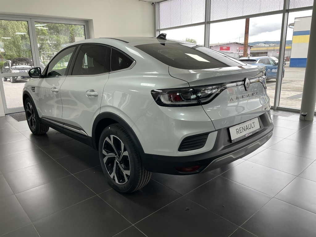 Renault Arkana E-Tech full hybrid 145 Strešné okno