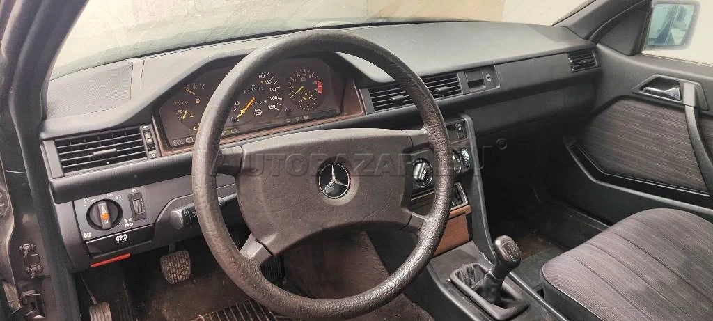 Mercedes-Benz E trieda Kupé CE230