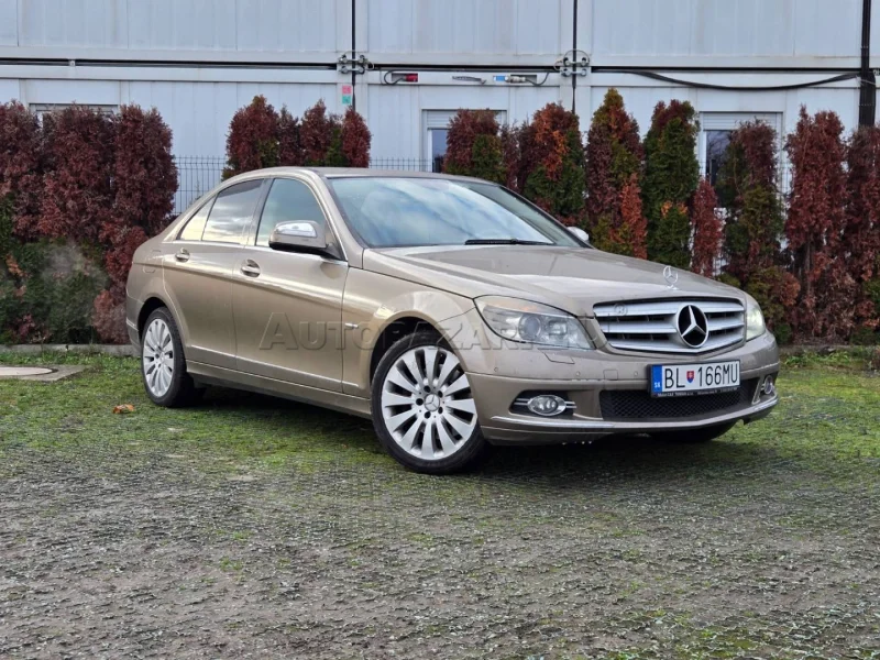Mercedes-Benz C trieda Sedan 320 CDI Elegance A/T