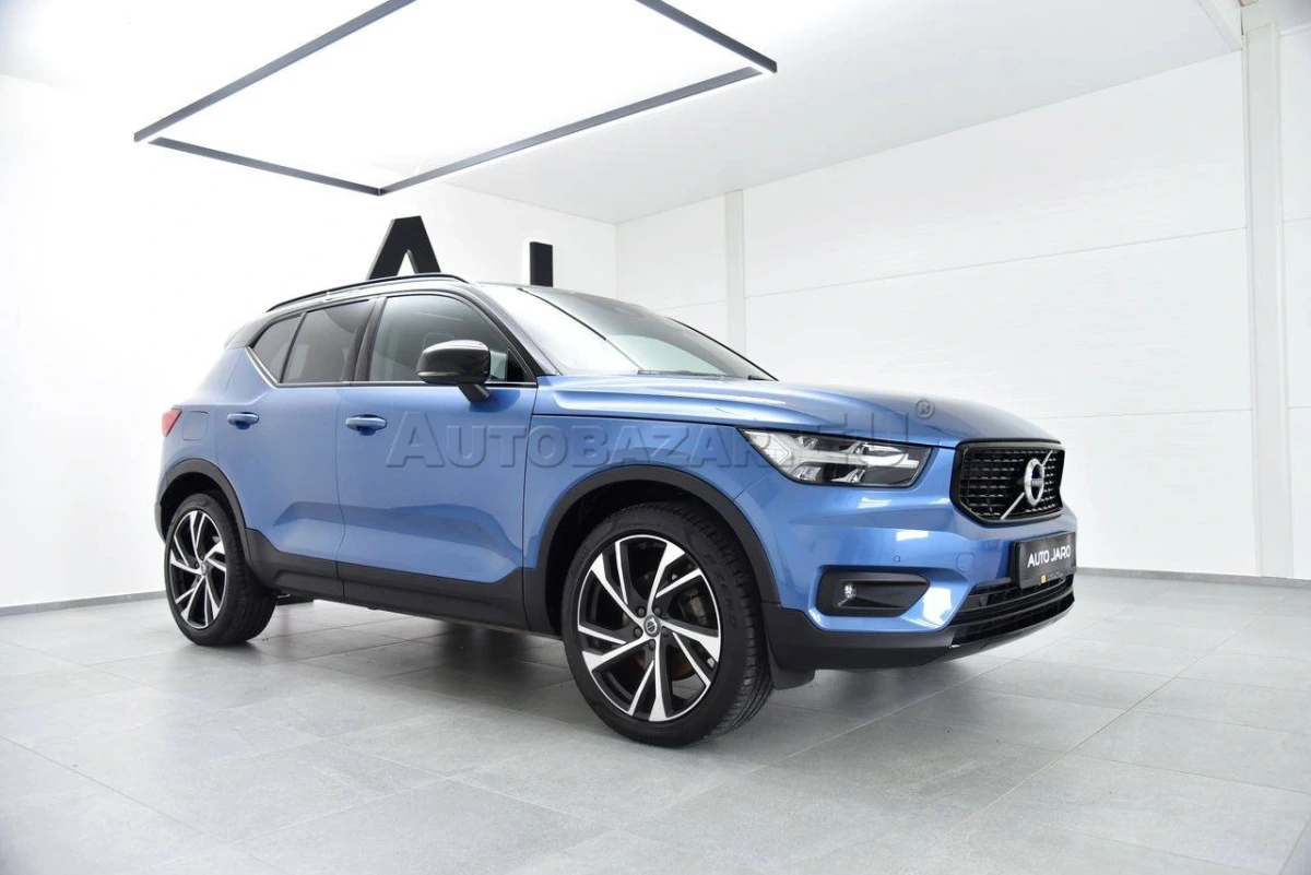 Volvo XC40 2.0 D3 R-Design AWD A/T, LED, Tempomat, Vyhr.volant, Alcantara, Kamera