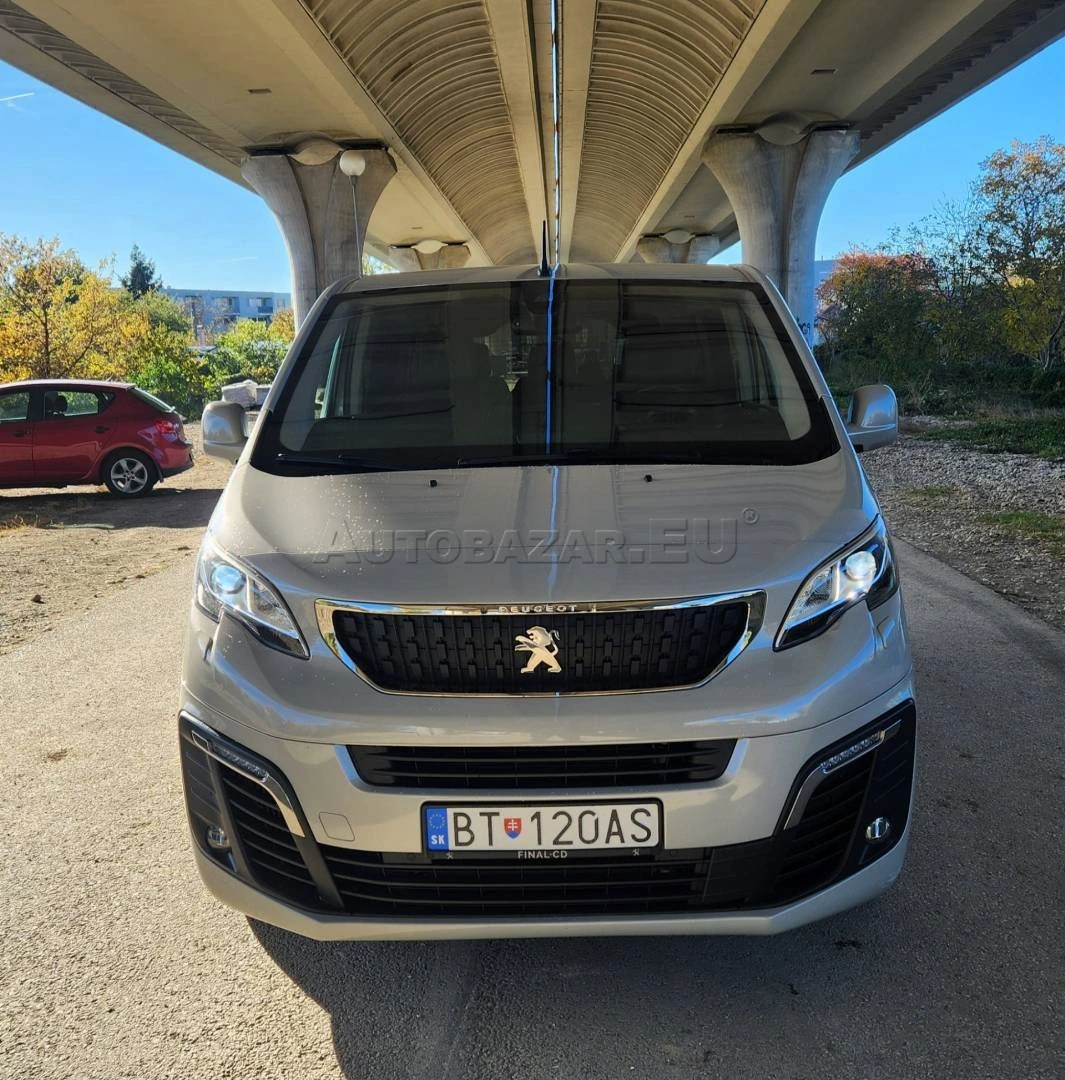Peugeot Traveller Automat 8. miestny 130 kW Panoramatická strecha, cúvacia kamera, koža
