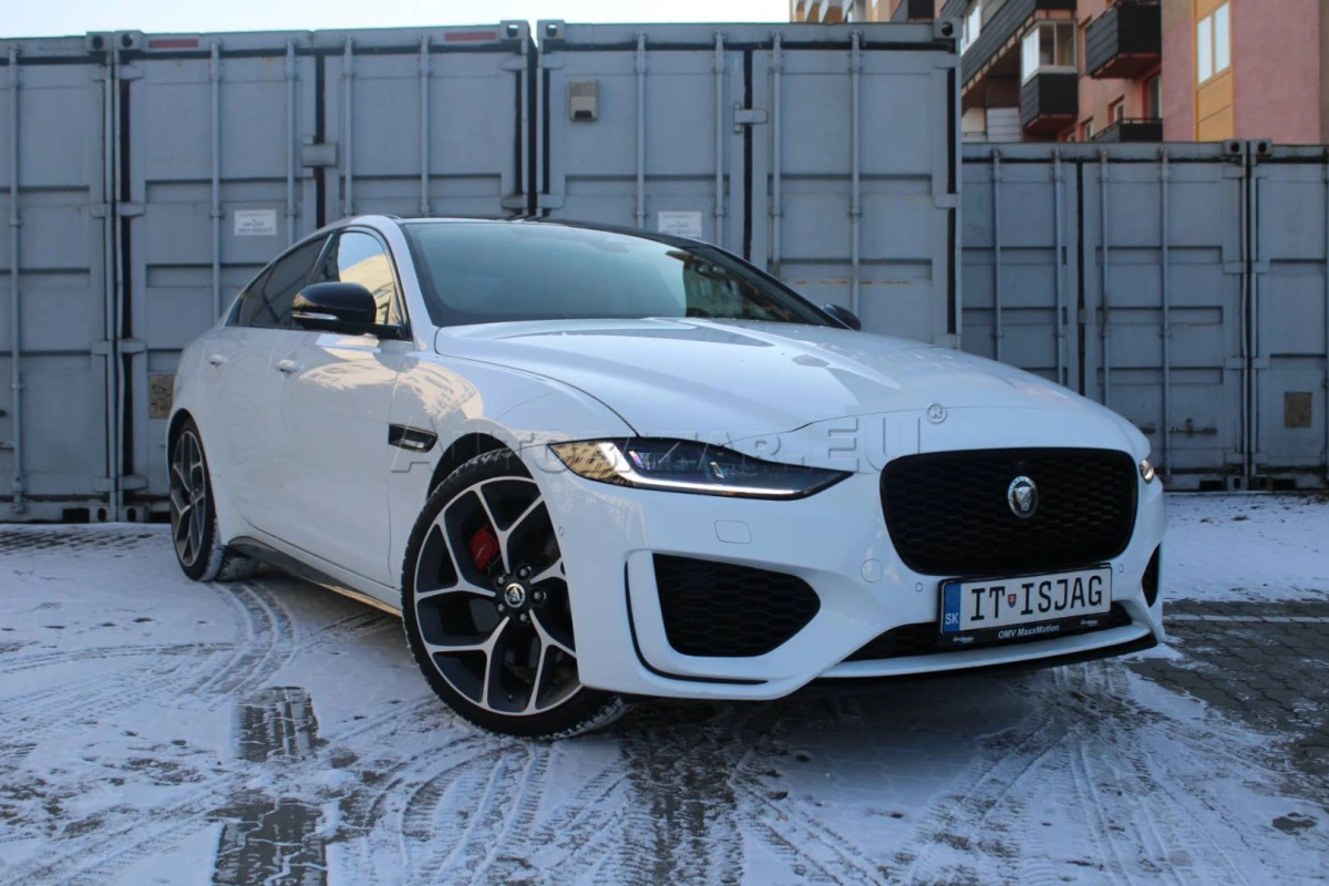 Jaguar XE 2.0 I4 P300 Sport AWD A/T