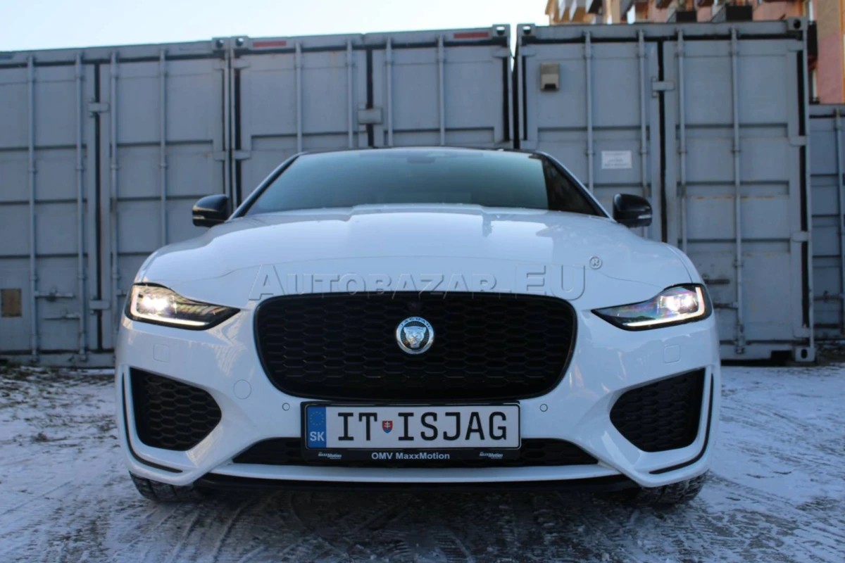 Jaguar XE 2.0 I4 P300 Sport AWD A/T