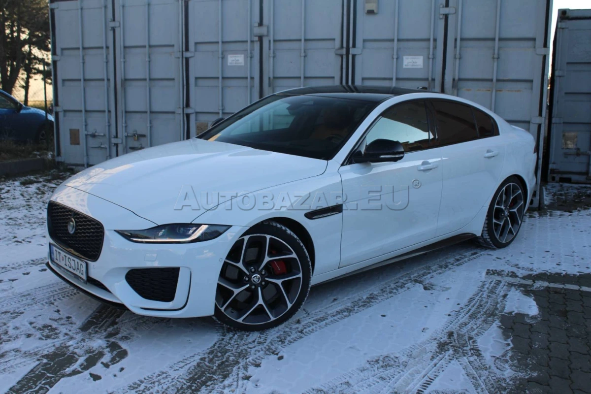 Jaguar XE 2.0 I4 P300 Sport AWD A/T