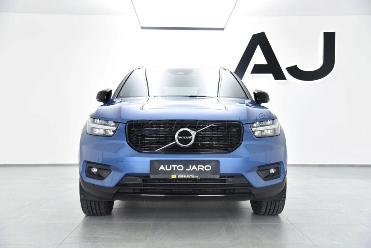 Volvo XC40 2.0 D3 R-Design AWD A/T, LED, Tempomat, Vyhr.volant, Alcantara, Kamera