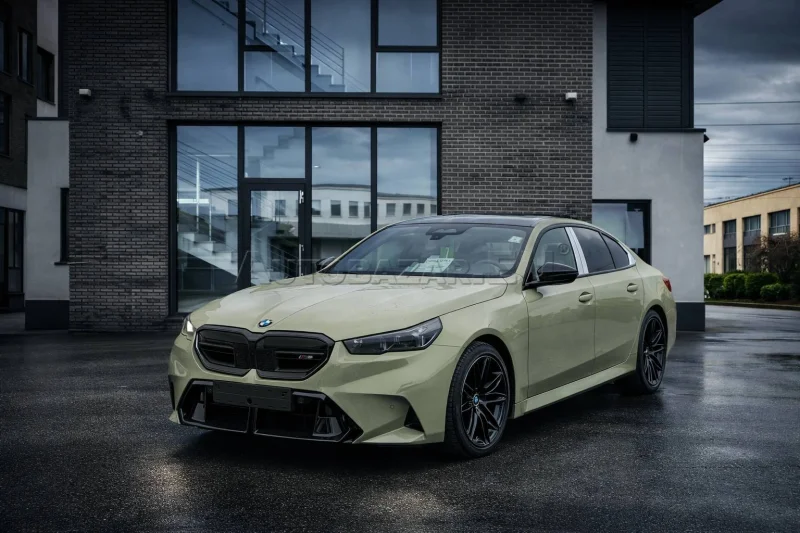 BMW M5 Competition 535 kW – 118 000 € NETTO / Odpočet DPH – Individual Color