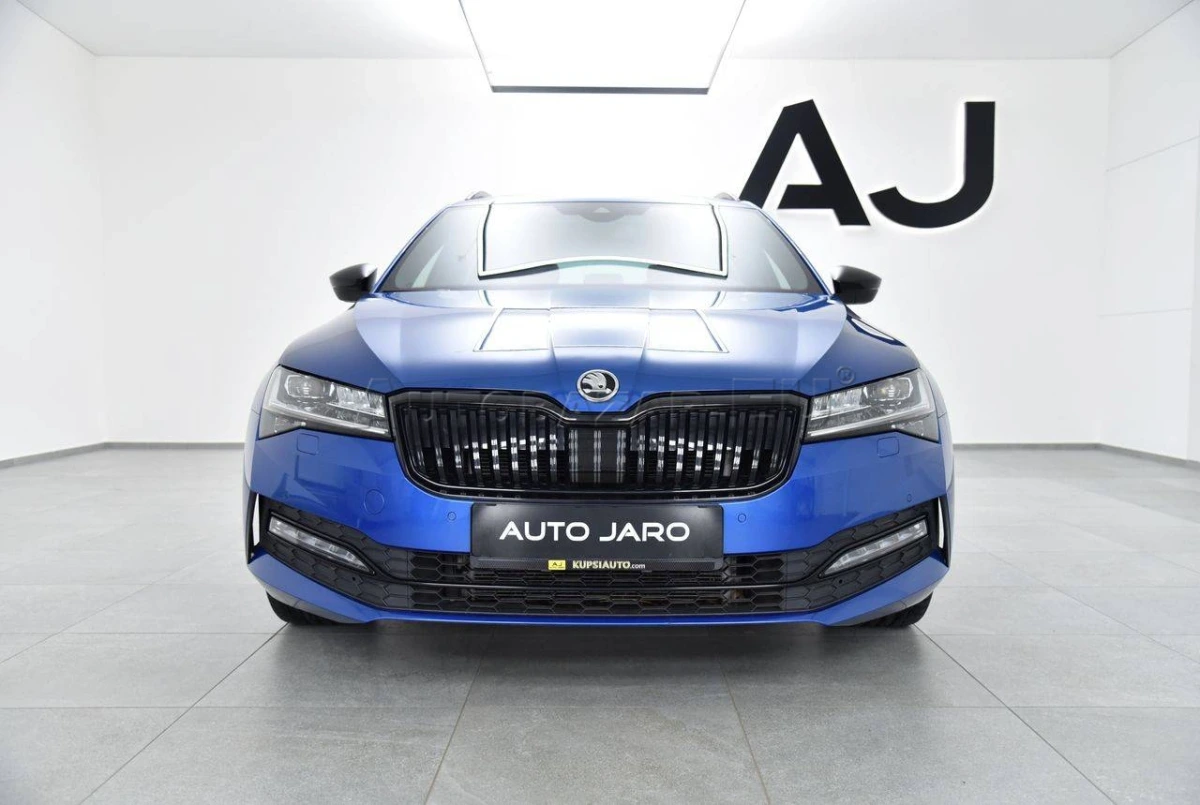 Škoda Superb Combi 2.0 TDI Sportline 4x4 DSG, ACC, DCC, Ambient, 4x Vyhr.sedadla