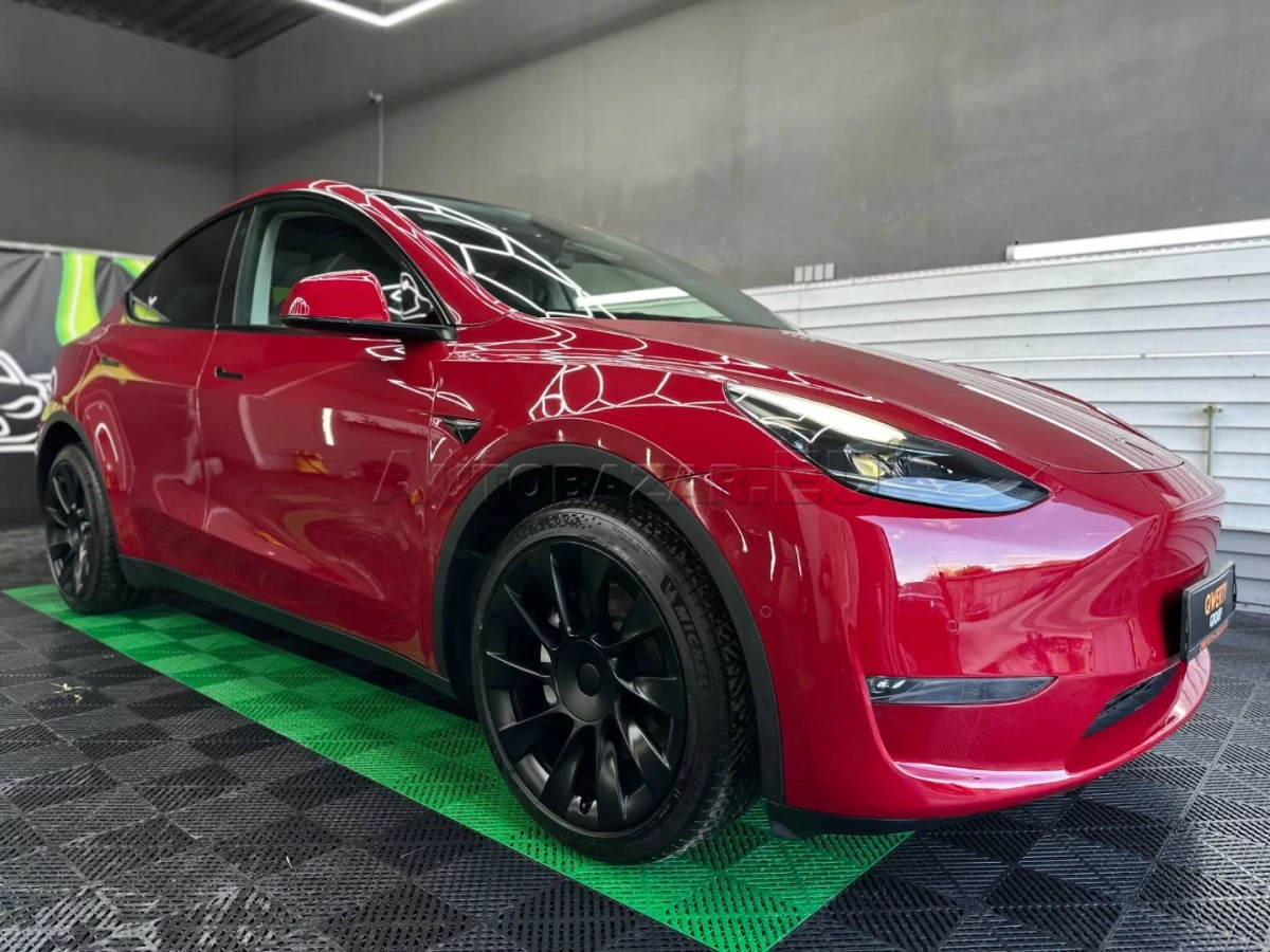 Tesla Model Y 75kWh Long Range AWD